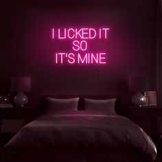 Baddie Neon Sign, Room Inspo Aesthetic Baddie, Neon Room Signs, Baddie Aesthetic Bedroom Ideas, Money Vibes Aesthetic, Room Inspo Baddie, I Licked It So It's Mine, Neon Gas, Neon Artwork