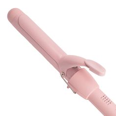 Get ready to slay the curl game with our 1.25" Bounce Bae Spring Clip Curler in oh-so-pretty Blush. But she's not just turning heads—she’s blushing for a reason! Crafted with a top-notch Tourmaline-Ceramic barrel, she’s ready to give you frizz-free, shiny, and long-lasting curls in no time. Feel the magic of gentle tourmaline ceramic, which heats hair from the inside out, protecting the outer layer and reducing heat damage. Tailor your heat with settings from 300°F-450°F to match your hair's nee Vlogmas Ideas, Hairstylist Ideas, Beachy Curls, Best Hair Curler, Good Curling Irons, Curler Hair, Makeup Stylist, Holiday Finds, Lasting Curls