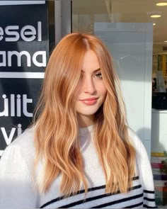 Copper Blonde Hair, Red Blonde Hair, Strawberry Blonde Hair Color, Red Hair Inspo, Ginger Hair Color, Hair Color Auburn, Strawberry Blonde Hair, Copper Hair, Hair Inspiration Color