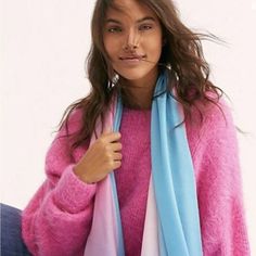 Free People Retrograde Scarf Pink Lavender Coal Lightweight Cashmere Ombre Blend Scarf New With Tags * One Size Retail Price: $128.00 10% Cashmere * 90% Wool 28"W X 76"L Check Out My Other Items! Be Sure To Add Me To Your Favorites List! Chunky Infinity Scarves, Ombre Scarf, Tie Dye Scarves, Designer Silk Scarves, Rainbow Ombre, Scarf Wool, Free People Accessories, Polyester Scarf, Purple Scarves