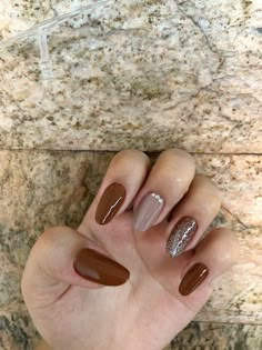 esmaltação marrom e nude com strass ✨ Golden Nail Art, Golden Nails, Leopard Print Nails, Beige Nails, Fabulous Nails