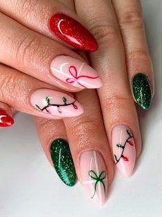 Red and Green Christmas Nails almond shape Snowman Nails, Candy Cane Nails, Cute Christmas Nails, Christmas Gel Nails, Colorful Nails, Christmas Nails Acrylic, Nail Swag, Xmas Nails, Christmas Nail Designs