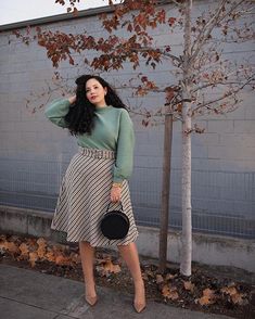 Plus-koon Muoti, Tanesha Awasthi, Plus Size Fall Fashion, Outfit Chic, Plus Size Fall, Dresses Casual Fall, People People, People Standing