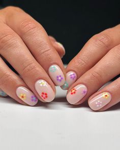 151 Cute Short Nail Designs - Ak Pal Kitchen Pretty Short Nails, Neat Nails, Cute Short Nails, Spring Acrylic Nails, Daisy Nails, Short Nails Art, Cute Summer Nails, Short Nail