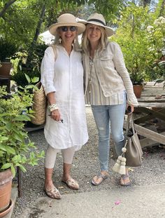 Helen Kaminski Hats, Nancy Meyers Aesthetic, Grandmother Style, Cindy Hattersley, Grandmother Aesthetic, 50 Womens Fashion, Nancy Meyers, Ethnic Chic, Summer Hats For Women