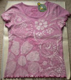 You are buying a girl's Good Kids by Life is Good pajama top size small. This short sleeve sleepwear has a round neck and it trimmed with scallops at the sleeves and hem, and it retails for $26. Comfy!! Winning bidder pays shipping costs. We gladly combine shipping. All items come from a smoke-free home. Returned items are refunded less all shipping costs. Thanks for looking and good luck! Pink Cotton Casual Sleepwear, Casual Pink Cotton Sleepwear, Pink Cotton Sleepwear With Floral Print, Cute Cotton Sleepwear With Relaxed Fit, Pink Cotton Sleepwear For Spring, Organic Cotton Sleepwear For Spring, Pink Crew Neck Sleepwear For Summer, Fitted Pink Printed Sleepwear, Casual Pink Floral Print Sleepwear