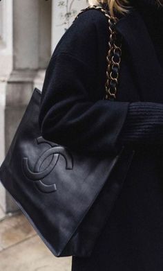 Bag Obsession, City Girl, Hand Bags, Fall Winter, Chanel, My Style, Handbags, Closet, How To Wear