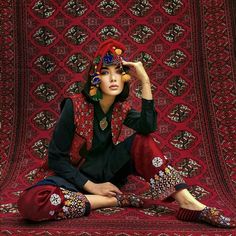 Tibetan Clothing, Beautiful Eyes Images, Sisters Photoshoot, Iranian Women Fashion, Iranian Women, Afghan Dresses, Fashion Photography Inspiration, Turkish Fashion