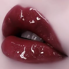 Red Lip Stain, Glossy Lips Makeup, Red Lip Gloss, Dark Red Lips, Berry Lipstick, Berry Lips, Swag Makeup, Cool Makeup Looks