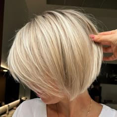 Layered Short Hair, Bob Hairstyle Ideas, Short Bob Hair, Κούρεμα Bob, Trendy Bob, Short Blonde Bobs, Layered Short, Blonde Bob Hairstyles, Choppy Bob Hairstyles