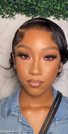 Birthday Inspo Makeup, Simple Makeup Looks Birthday, Hoco Makeup Black Women, Cute Soft Glam Makeup Looks, Grad Makeup Ideas, Pop Of Color Under Eye Makeup Black Women, Makeup Beat Black Women, Blue Natural Makeup Looks, Easy Bold Makeup Looks