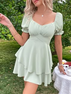 Verde Casual Collar manga corta Tela Liso A línea Embellished No-Elástico Verano Layered Hem Dress, Short Green Dress, School Dresses, Grad Dresses, Hoco Dresses, Dresses For Teens, Really Cute Outfits, Dress Inspo, Hem Dress