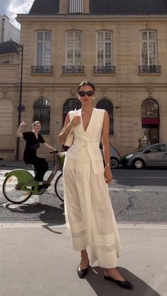 Italian Summer Outfits, Italian Chic, Looks Street Style, Modest Fashion Outfits, Summer Outfits Women, Chic Dress, Look Fashion, Classy Outfits