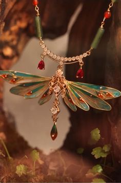 Cicada Necklace, Chinese Accessories, Dunhuang, Arte Inspo, Jade Necklace, Jewelry Lookbook, Creativity And Innovation, Fantasy Jewelry