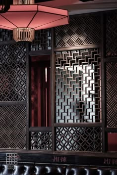 Chinese Restaurant Interior, Modern Chinese Restaurant, Chinese Bar, Chinese Interior Design, Chinese Style Interior, Indochine Style, Chinese Home, Chinese Interior, Asian Interior