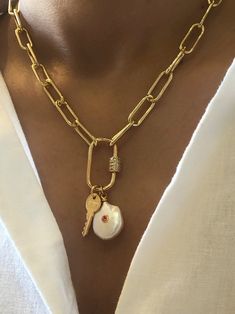 Carabiner Necklace, Simple Cross, Chunky Chain Necklaces, Lock Necklace, Necklace Elegant, Coin Earrings, Gold Pearl Necklace, Necklace Simple