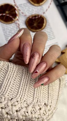 Nail Art Noel, Holiday Nail Designs, Shiny Nails, Festival Nails, New Year's Nails, Neutral Nails, Xmas Nails, Christmas Nail Designs, Manicure Y Pedicure