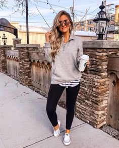 Outfits Mit Leggings, Stylish Lady, Legging Outfits, Fall Winter Wardrobe, Mom Fashion, Cute Fall Outfits, Active Wear Outfits, Fall Clothes, Fall Winter Style