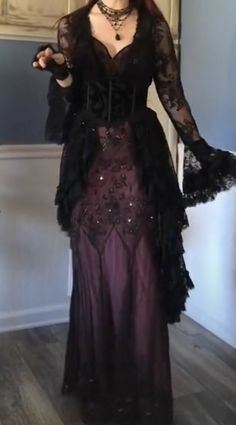 Goth Wedding Attire Guest, Goth Grad Dress, Goth Prom Look, 80s Goth Prom Dress, 80s Goth Dress, Romantic Goth Outfits Dresses, 90s Goth Prom Dress, Witch Dress Aesthetic, Vampire Dress Aesthetic