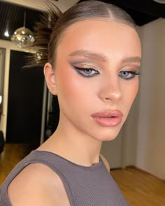 Makeup 2024, Grey Makeup, Wife Aesthetic, Grey Eyes, Event Makeup, Evening Makeup, Glamorous Makeup, Creative Makeup Looks