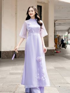 Traditional Vietnamese Wedding, Susie Lau, Floral Dress Outfits, Bridesmaid Saree, Aesthetic Letters