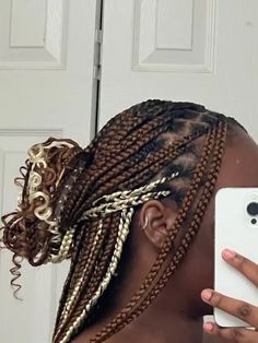 Brown N Blonde Box Braids, Platinum Blonde Peekaboo Braids, Copper Peekaboo Braids, 613 Peekaboo Braids, Half Dyed Braids, Bohemian Peekaboo Knotless Braids, Black Braids With Brown Peekaboo