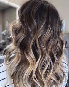 Fabulous Hair Color Ideas for Medium, Long Hair - Ombre, Balayage Hairstyles Balayage Medium, Hairstyles Balayage, Medium Haircut, Blonde Shades, Blonde Ombre Balayage, Medium To Long Hair, Rambut Brunette, Brunette Ombre, Balayage Hairstyles