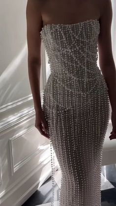 Pearl dress, Looks Party, Pearl Dress, Dream Wedding Ideas Dresses, Prom Dress Inspiration, Pretty Prom Dresses, Gala Dresses, Glam Dresses, Embellished Dress, Dream Wedding Dresses