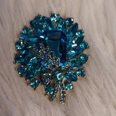 Large Blue Crystal Brooch Made Of Alloy 100% New High Quality. Brand New Blue Costume Jewelry Brooch For Wedding, Blue Brooch Pin For Gift, Blue Brooch Pins As A Gift, Blue Brooch For Wedding Jewelry, Blue Brooch Pins For Gift, Blue Brooch Pin As Gift, Elegant Blue Brooch Pins, Elegant Blue Brooch Gift, Elegant Blue Brooch For Gift