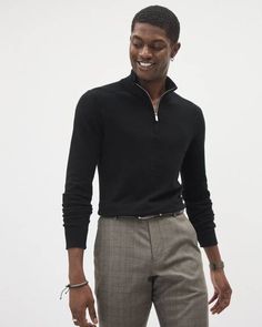 Conçu dans un tricot douillet, ce pull à manches longues doté d'un col montant à demi-zip s'agence parfaitement avec votre paire de jeans favorite. Un essentiel lorsque les températures se font plus fraîches. - Tricot extensible : contient 55 % de coton biologique* - Coupe classique - Col montant à demi-zip - Manches longues - Bordures côtelées - Longueur des manches à partir du milieu du dos de 35" (taille M) - Longueur avant de 28" (taille M) *Le terme « coton biologique » signifie des sols sa Yoga Jeans, Slim Fit Dress Shirts, Clothing Men, Fitted Dress Shirts, Slim Fit Dresses, Mock Neckline, Cozy Knit, Tailored Shirts, Slim Fit Shirt