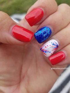 4th Of July Nail Ideas Simple, Fourth Of July Nails Solid Colors, 4th Of July Nail Designs Glitter, July 4th Nails Designs Short, July 4th Pedicure Ideas, 4tj Of July Acrylic Nails, 4th Of July Nail Designs Simple Classy, Red 4th Of July Nails, Usa Nails 4th Of July