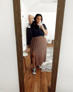 Shop AE High-Waisted Leopard Midi Slit … and other curated products on LTK, the easiest way to shop everything from your favorite creators. Plus Size Edgy, Chubby Girl Fashion, Midi Skirt Style, Leopard Midi Skirt, Style Midi Skirt, Midi Skirt Outfit, Foto Poses, Looks Street Style, Edgy Style