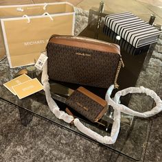 Brand New Authentic Comes With Wallet Michael Kors Satchel, Bags Michael Kors, Michael Kors Crossbody Bag, Michael Kors Crossbody, Leather Luggage, Black Crossbody, Leather Messenger, Purses Michael Kors, Michael Kors Hamilton