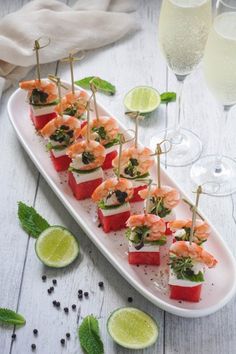 Watermelon, Prawn and Feta Tapas - Temptation For Food Prawns Appetizers, Cocktails And Canapes, Canapes Recipes, Mini Hamburgers, Cocktail Party Food, Beef Fillet, Roasted Fennel, Watermelon And Feta, Minced Meat