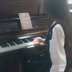 xhs zhouxj0324 | piano Piano Pictures Aesthetic, Piano Vibes Aesthetic, Musical Artist Aesthetic, Playing The Piano Aesthetic, Girl Playing Piano Aesthetic, Piano Aesthetic Girl, Piano Girl Aesthetic, Piano Playing Aesthetic, Music Aesthetic Piano