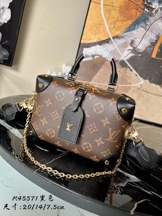 LUB Fashion Lu-Vi Bags - 16856 A+ Excellent Quality copies; Contact us if you've any questions in your mind. Purses Luxury, Louis Vuitton Collection, Fan Fashion, Louis Vuitton Fashion, Trendy Tote, Wallet Accessories, Designer Bags, Hand Bag, Evening Bags