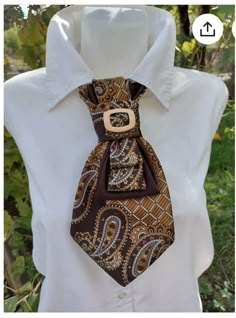 Memory Clothes, Mens Ties Crafts, Necklace Gift Ideas, Recycled Kimono, Necktie Crafts, Repurposed Necklace, Old Ties, Silly Shirt, Neck Scarf Tying