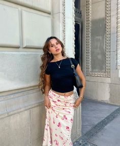 isabela juliana Bela Juliana Outfits, Isabela Juliana Outfits, Isabella Juliana Outfits, Modest Beach Outfit, Spain Fits, Outfits Asian, Viral Aesthetic, Chanel Lipstick, Workout Inspo