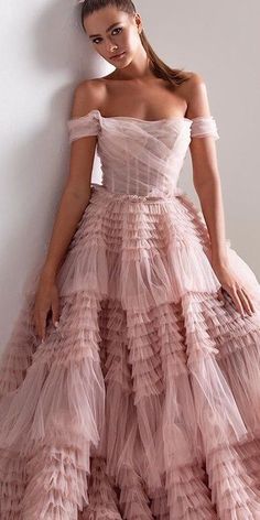 Peach Blush Wedding Dress, بيوت ملكية, Peach Blush Wedding, Off The Shoulder Wedding Dresses, Wedding Dresses Blush, Wedding Dresses Ball Gown, Looks Party, Dresses Ball Gown, Fairytale Dress