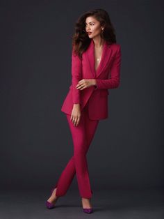 Job Interview Outfits, Business Portraits Woman, Professional Headshots Women, Job Interview Outfit, Interview Outfits, Zendaya Outfits, Headshots Women, Zendaya Style, Business Photoshoot