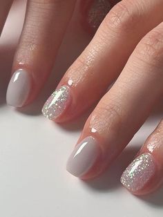 Nails Korean, Bridal Nail Art, Gray Nails, Sparkle Nails, Get Nails, Short Acrylic Nails Designs, Neutral Nails, Silver Nails, Dipped Nails