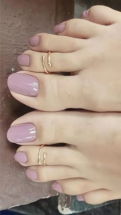 Rings For Leg Fingers, Metti Designs Gold, Bichhiya Design Bridal, Jodvi Silver, Bichiya Toe Rings Silver Bridal, Legs Nail Art, Metti Designs Silver, Bichhiya Design, Bichiya Toe Rings