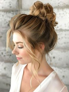 Fresh Messy Bun Styles for Medium Hair 2024 Messy Bun Tutorials, Bun Tutorials, Natural Hair Routine, Mom Hair