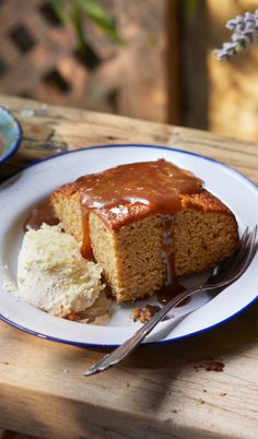 A square of gingerbread cake drizzled with salted caramel sauce, accompanied by a blob of clotted cream. Marcus Wareing Recipes, Berry Scones Recipe, Soft Sugar, Toffee Pudding, Ginger Cake, Bbc Food, Salted Caramel Sauce, Gingerbread Cake, Gingerbread Recipe