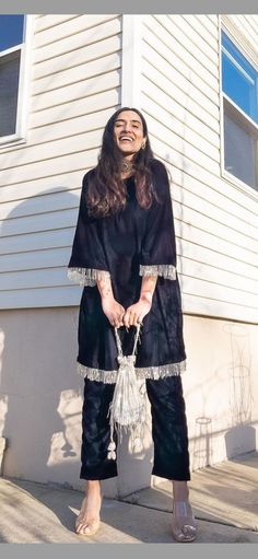 Black Designer Kurti Party Wear, Winter Easter Outfits For Women, Pakistani Fashion Casual Party Wear, Pakistani Simple Suits, Pakistani Party Wear Suits, Pakistani Dresses Casual Simple Stylish, Pakistani Suits Casual, Pakistani Dress Design Ideas, Jeans Casual Outfit