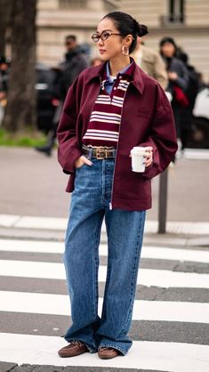 Italian Winter Outfits Street Styles, Classic Creative Style, Menswear Women Street Style, Vintage Preppy Fashion, Sunday Street Style, Fall Outfit Layering, Fall 2024 Fashion Trends Street Style, Streetstyle Fall 2024, 2024 Fall Street Style