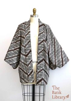 Haori - Parang Dua – The Story behind batik crafts - The Batik Library Linen Outer, Linen Kimono, Over Shirt, Traditional Pattern, Dyeing Techniques