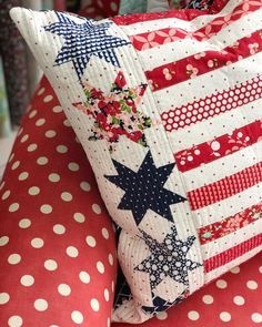 an american flag pillow is displayed on the instagram page for instagramgram com