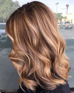 Blonde Hair Tips, Hairstyle Hacks, Caramel Blonde Hair, Warm Blonde Hair, Blonde Hair Transformations, Strawberry Blonde Hair Color, Color Ideas For Blondes, Hair Color Ideas For Blondes