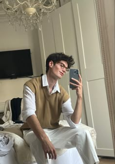 Boys Aesthetic Outfits, Muka Lelaki, Nerd Outfits, Money Clothes, Aesthetic Outfits Men, Outfits Hombre, Mens Casual Dress Outfits, Men Stylish Dress